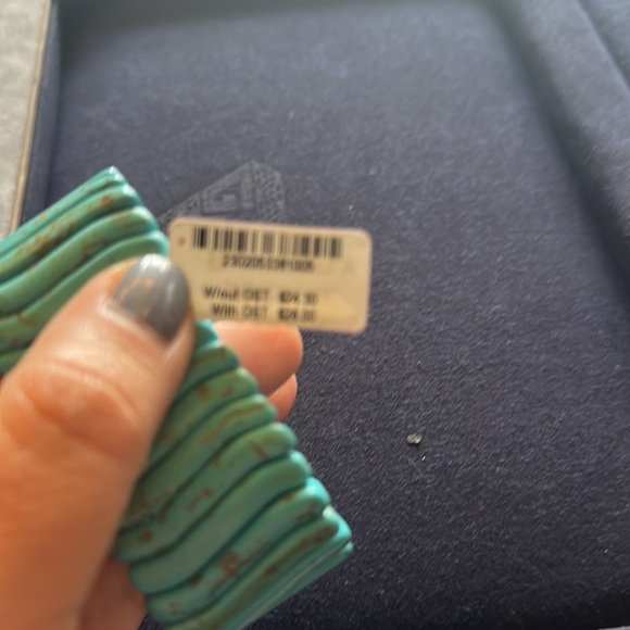 NWT Madame Butterfly Hand made Elasticated Bracelet in real Turquoise stones! - Picture 9 of 13